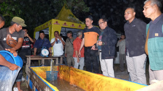 Tradisi Belanjo Ikan Besamo Meriahkan FCMJ di Desa Pematang Jering, Pj Bupati Muaro Jambi : Makan Ikan itu Sehat dan Mencerdaskan.