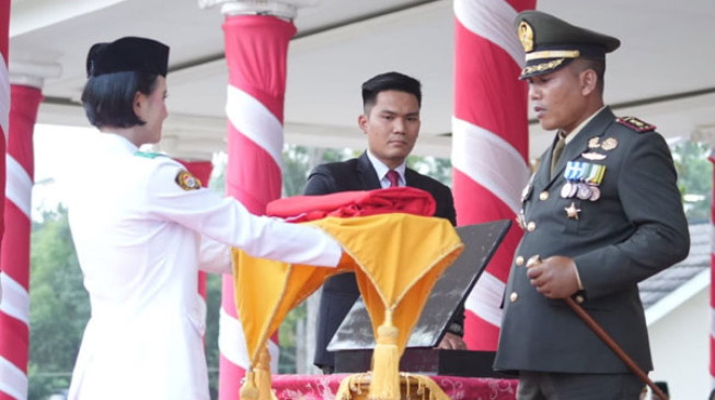 Dandim 0415/Jambi Pimpin Upacara Penurunan Bendera HUT 78 Kemerdekaan RI