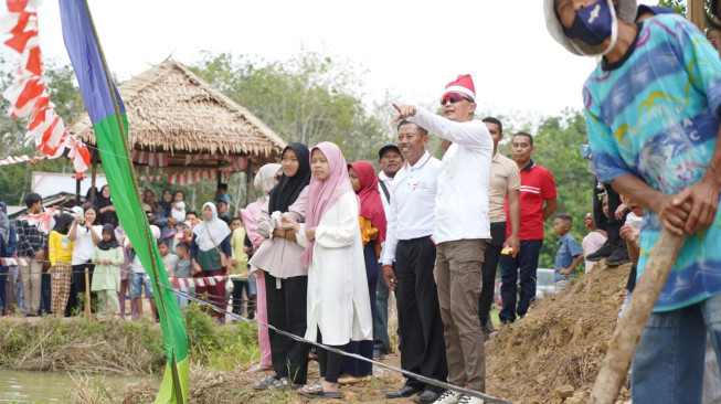 Lomba Perahu di Desa Tangkit, Bachyuni : Juara Adalah Bonus, Yang Utama Silaturahim dan Kekompakan