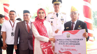 Pemkab Muarojambi Beri Penghargaan dan Bantuan untuk Veteran