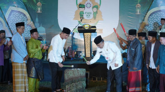 Penjabat Bupati Muaro Jambi,  Bachyuni Deliansyah Buka Festival Anak Saleh Indonesia di Desa Talang Duku