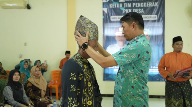 Pengukuhan Datuk Penghulu Lembaga Adat Desa Marga Manunggal Jaya