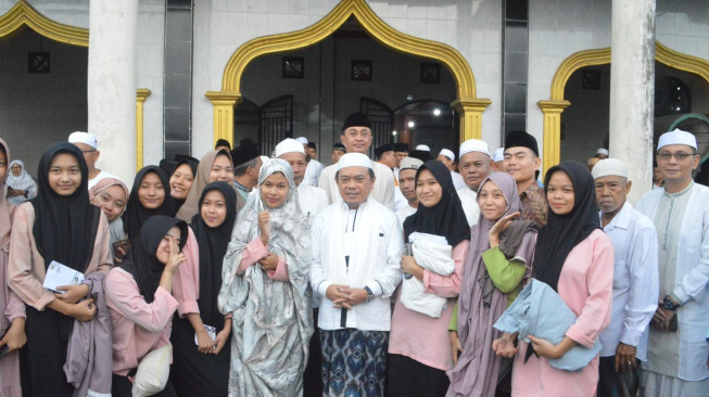 Bachyuni Subling Bersama Gubernur Jambi Al Haris di Sekernan