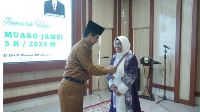 Penjabat Bupati Muaro Jambi Lepas Calon Jama'ah Haji