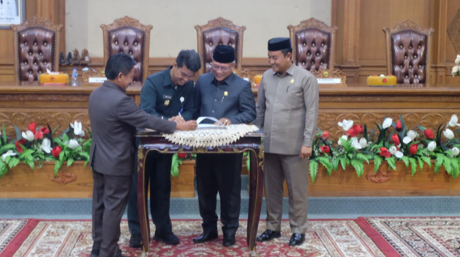 Rapat Paripurna DPRD Rancangan Peraturan Daerah APBD Kab Muaro Jambi Tahun Anggaran 2025