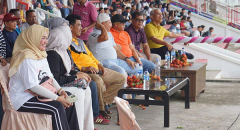 Raden Najmi Nonton Langsung Laga Muarojambi vs Tanjabtim