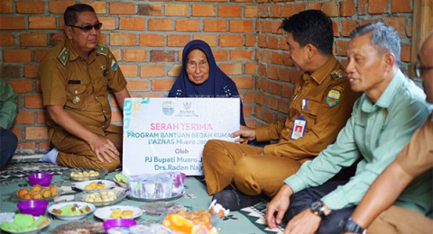 Pj Bupati Muarojambi Tinjau Program Rumah di Desa Tunas Mudo dan Sembubuk